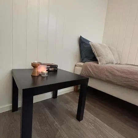 Moderne Med 2 Soverom For Jobb Og Ferie *